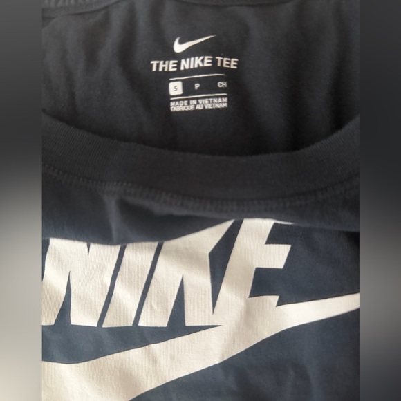 Nike Black Crop Tee and Logo Leggings Set - Picture 4 of 4